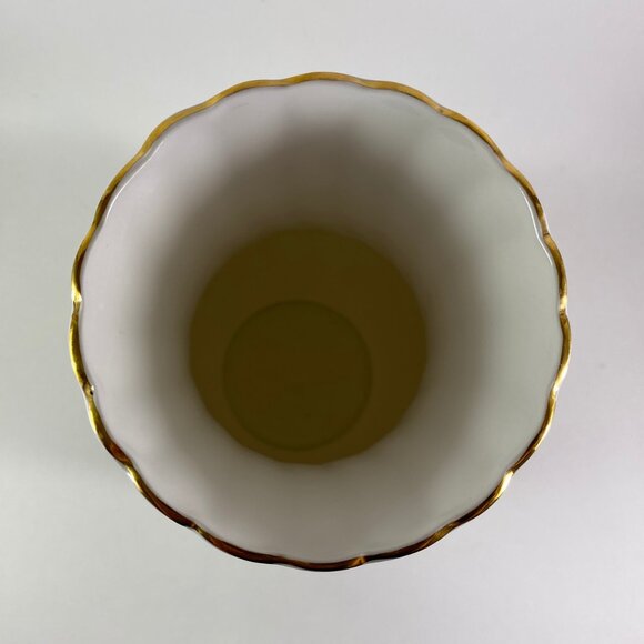 RARE Aynsley Pembroke twirl design large 9" vase - Picture 5 of 6